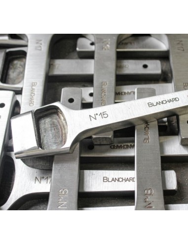 EMPORTE-PIECE CUIR ENCHAPURE - VERGEZ BLANCHARD