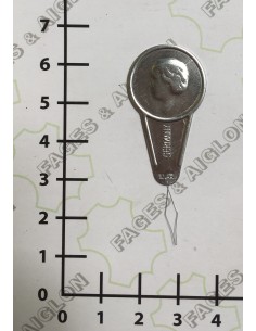 PASSE-FIL POUR AIGUILLE