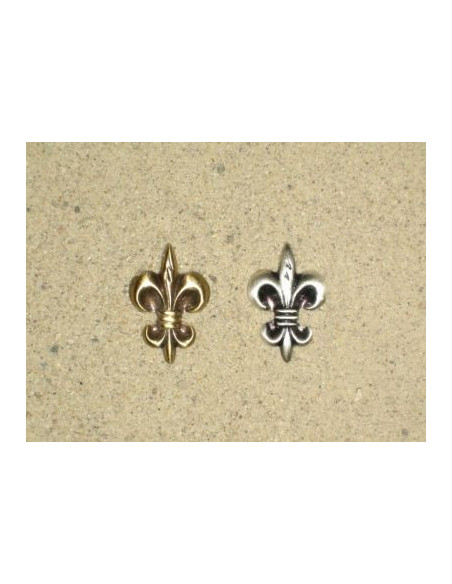 GARNITURE - CONCHO A RIVETER REF. L5831 FLEUR DE LYS